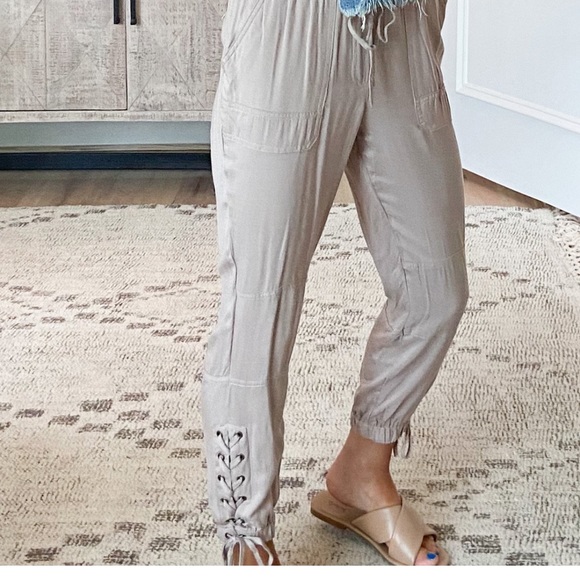 Talulah | Laced Cropped Pants | NWT - Picture 4 of 10